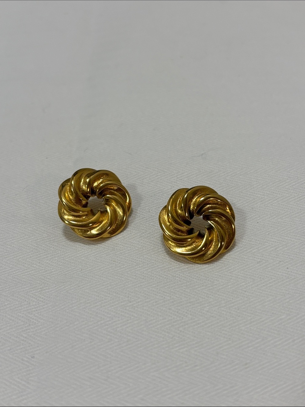 The M Jewelers Round Textured Studs in Gold